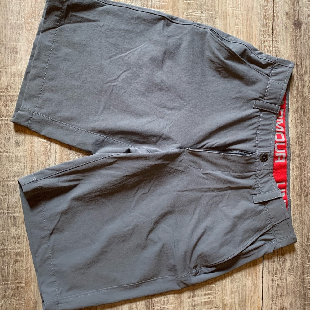 UnderArmour Men’s Shorts flat front S:32 HEAT GEAR